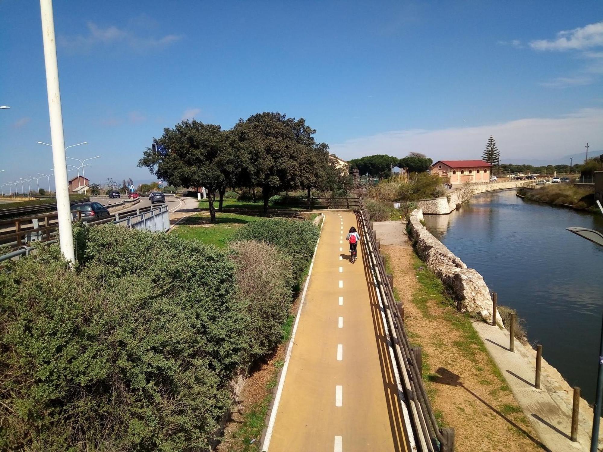 Visit Cagliari Apartment ภายนอก รูปภาพ